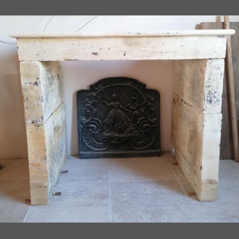 CHEMINEE ANCIENNE A PIEDS DROITS