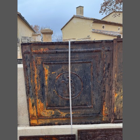 PLAQUE DE CHEMINEE ANCIENNE