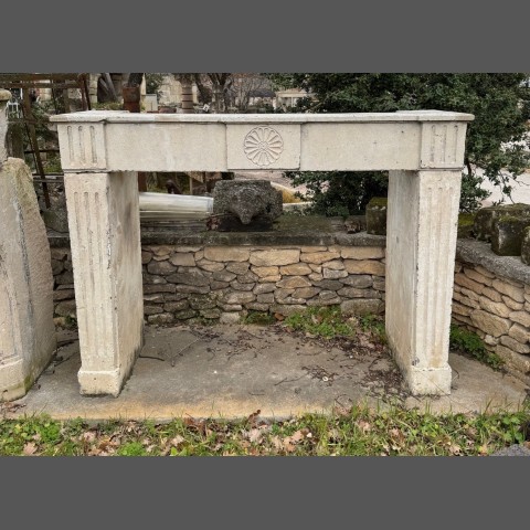 CHEMINEE ANCIENNE DE STYLE LOUIS XVI