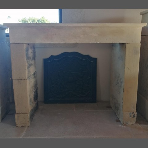 CHEMINEE ANCIENNE A PIEDS DROITS