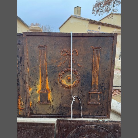 PLAQUE DE CHEMINEE ANCIENNE