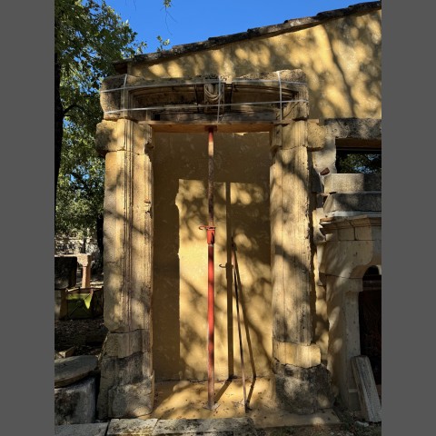 Encadrement de porte ancienne XVIII