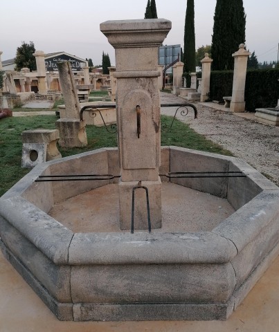 FONTAINE OCTOGONALE