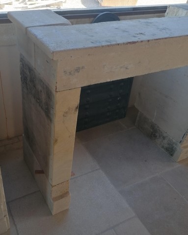 CHEMINEE ANCIENNE A PIEDS DROITS