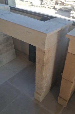 CHEMINEE ANCIENNE A PIEDS DROITS