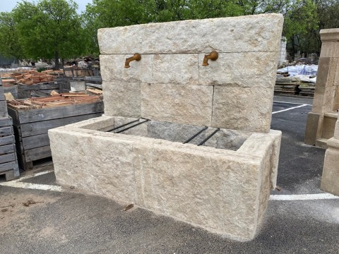 FOUNTAIN IN OLD STONE