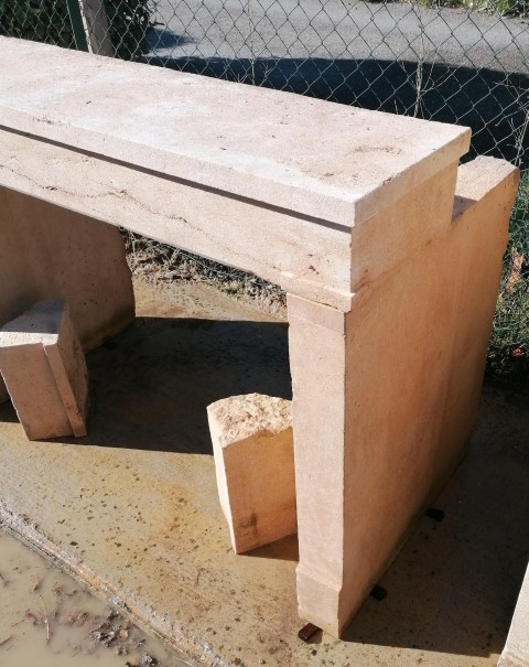 PETITE CHEMINEE A PIED DROIT