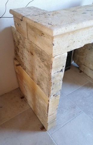 CHEMINEE ANCIENNE A PIEDS DROITS