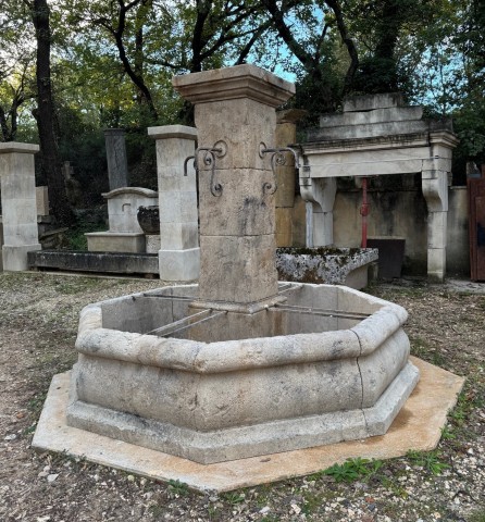 FONTAINE OCTOGONALE
