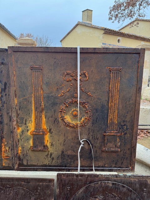 PLAQUE DE CHEMINEE ANCIENNE