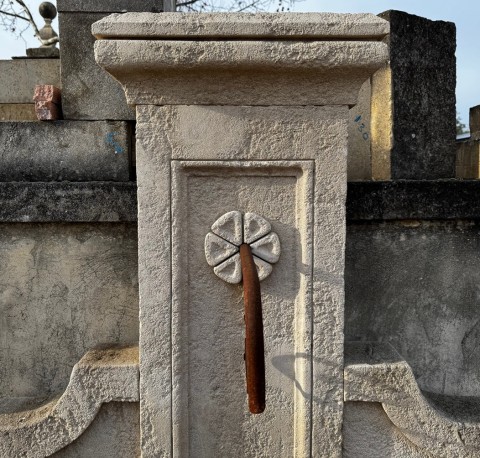 FONTAINE MURALE MOTIF FLEUR