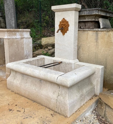 FONTAINE MURALE MASQUE DE TARASQUE