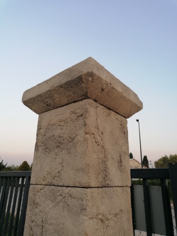 Paire de pilier: MOD&Eacute;LE JOUCAS